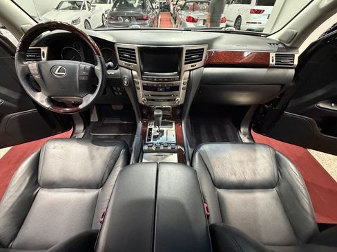Used 2014 Lexus LX 570 4WD image 45
