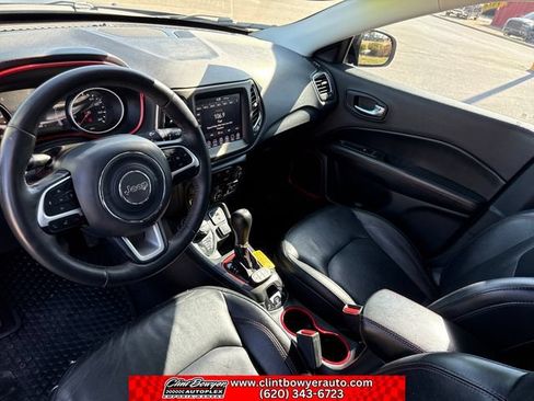 Used 2018 Jeep Compass Trailhawk w/ Leather Interior Group AWD/4WD image 13