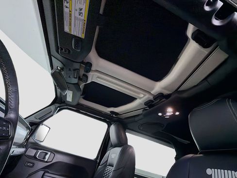 Used 2021 Jeep Wrangler Sport image 15