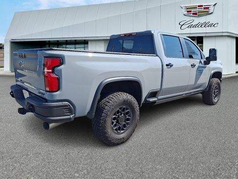 Used 2024 Chevrolet Silverado 2500 ZR2 w/ ZR2 Bison Edition AWD/4WD image 6