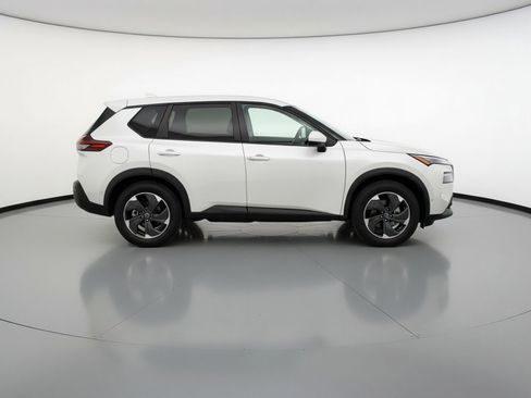 Used 2025 Nissan Rogue SV image 11