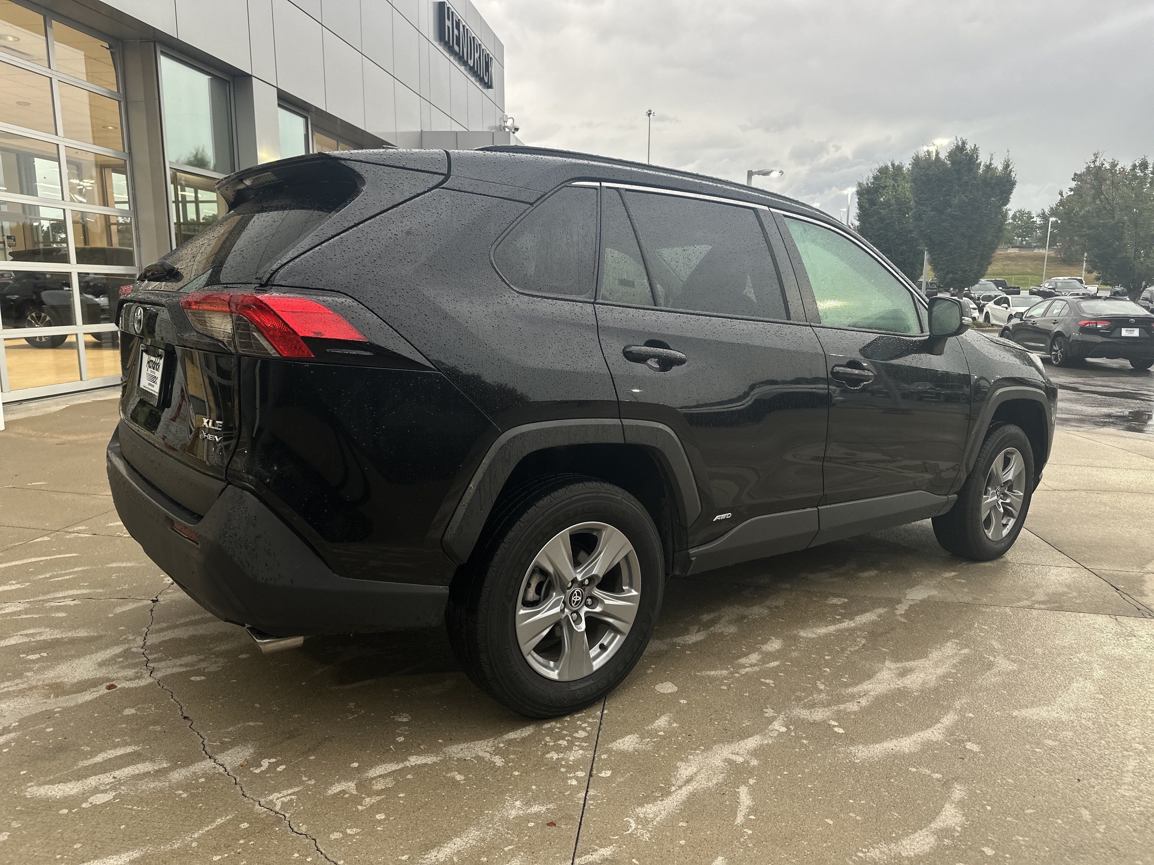 Used 2025 Toyota RAV4 XLE AWD/4WD image 6