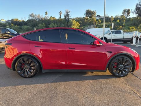 Used 2021 Tesla Model Y Performance image 9