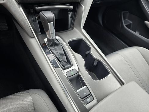 Used 2020 Honda Accord EX image 22