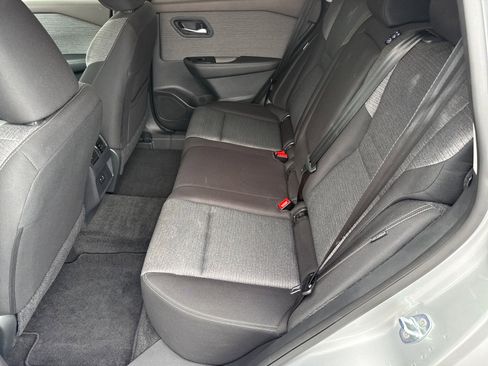 Used 2023 Nissan Rogue SV image 11