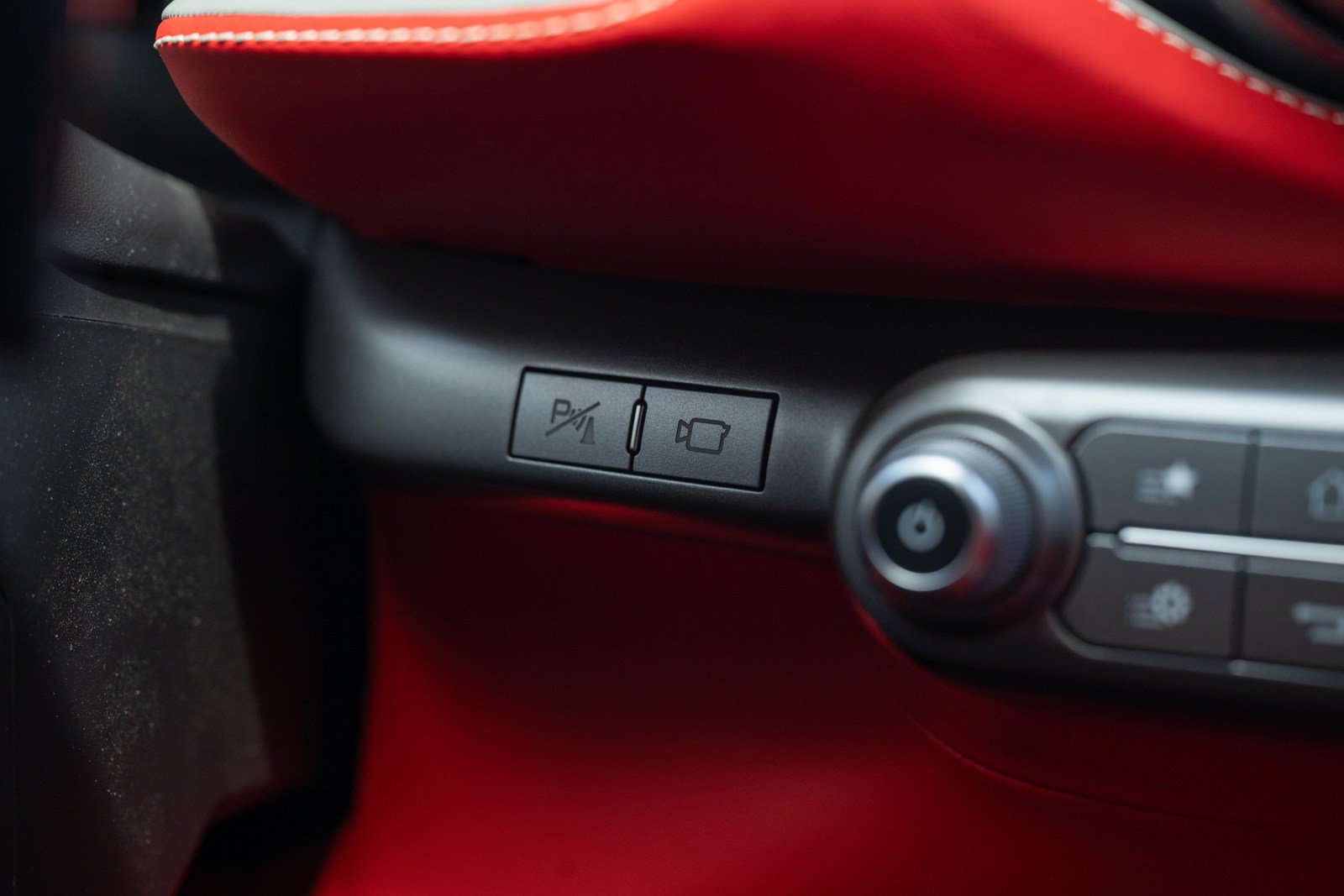 Certified 2022 Ferrari 812 GTS RWD image 39