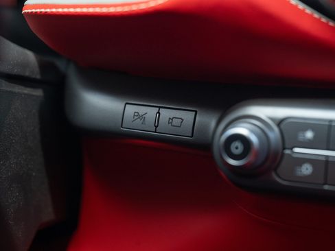Used 2022 Ferrari 812 GTS RWD image 39