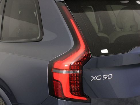 New 2026 Volvo XC90 T8 Ultra w/ Protection Package image 15