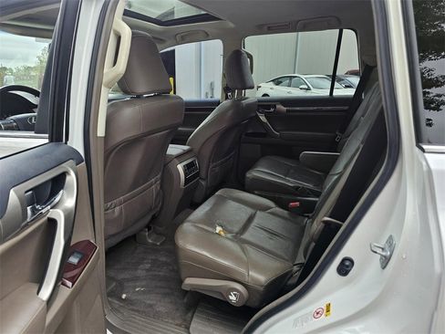 Used 2019 Lexus GX 460 Premium image 25