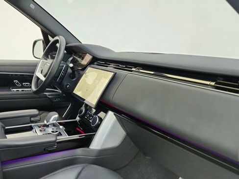 Used 2023 Land Rover Range Rover SE image 19