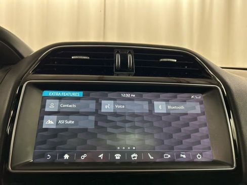 Used 2019 Jaguar F-PACE Premium AWD/4WD image 15