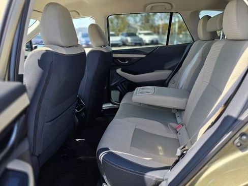 Used 2025 Subaru Outback Premium AWD/4WD image 17