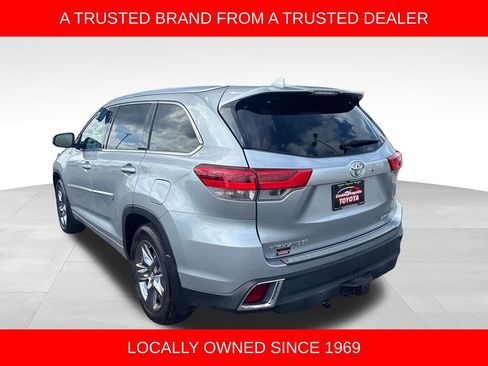 Used 2017 Toyota Highlander Limited Platinum AWD/4WD image 3