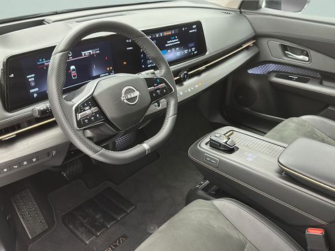 Used 2024 Nissan Ariya AWD image 11