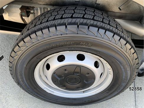 Used 2019 Ford Transit 150 148 Medium Roof RWD image 25