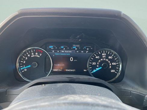 Used 2015 Ford F150 Platinum w/ Trailer Tow Package image 9