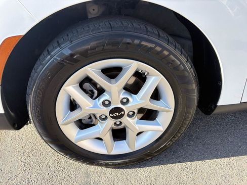 Used 2022 Kia Soul LX w/ Technology Package FWD image 5