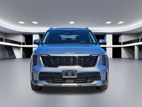 Certified 2025 Kia Sorento S image 9