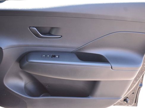 Used 2025 Hyundai Kona SEL AWD/4WD image 14