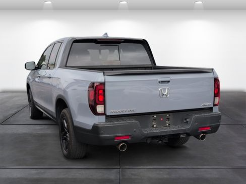 Used 2023 Honda Ridgeline Black Edition image 2
