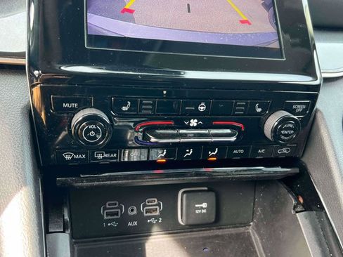 Used 2023 Jeep Grand Cherokee L Laredo w/ Luxury Tech Group I image 27