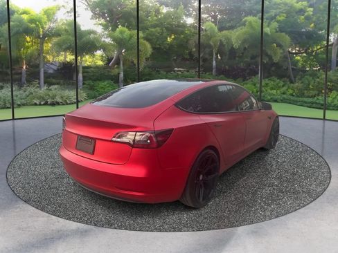 Used 2023 Tesla Model 3 Standard Range RWD image 5
