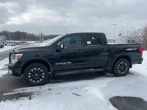Used 2019 Nissan Titan PRO-4X image 10