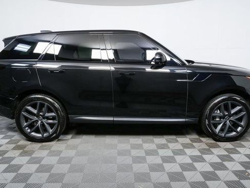 Used 2024 Land Rover Range Rover Sport SE image 2