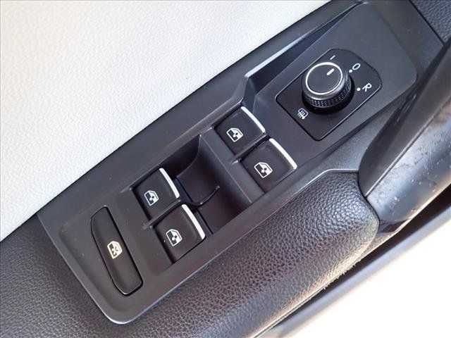 Used 2019 Volkswagen Tiguan SE w/ Panoramic Sunroof Package AWD/4WD image 15