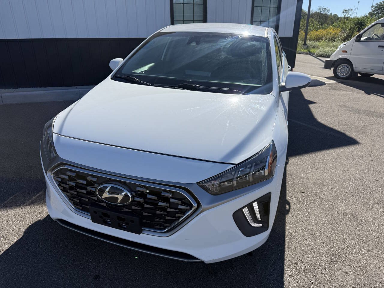 Used 2020 Hyundai Ioniq SEL FWD image 2