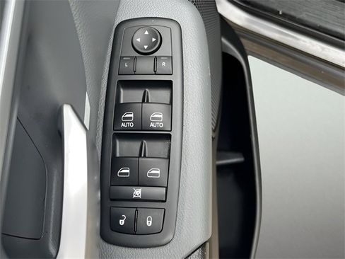 Used 2022 RAM 1500 Lone Star image 13