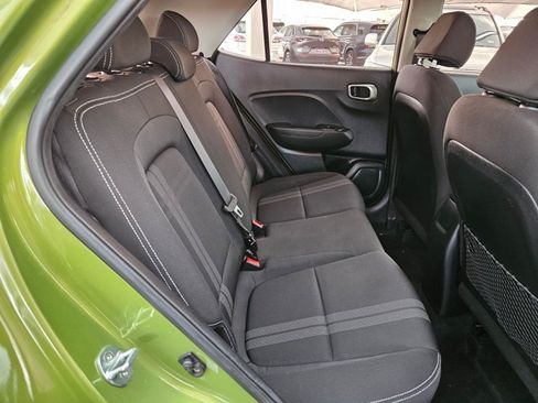 Used 2021 Hyundai Venue SEL FWD image 16