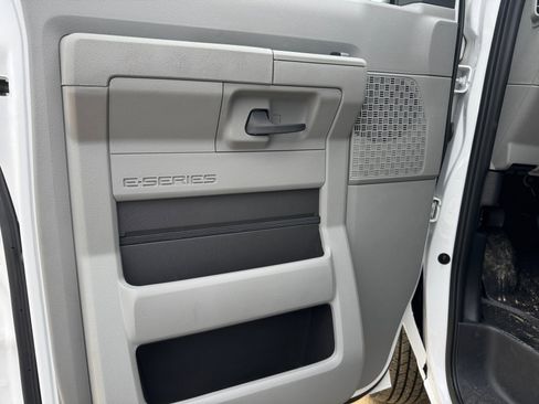 New 2025 Ford E-450 and Econoline 450 Super Duty w/ Power Equipment Group image 31