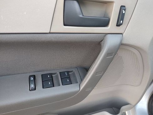 Used 2009 Ford Focus SE image 9