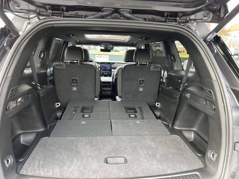 New 2025 Jeep Grand Cherokee L Limited w/ Luxury Tech Group II image 25