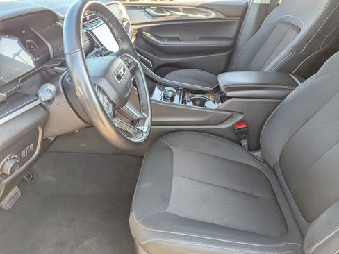 Used 2022 Jeep Grand Cherokee Laredo w/ Luxury Tech Group I image 24