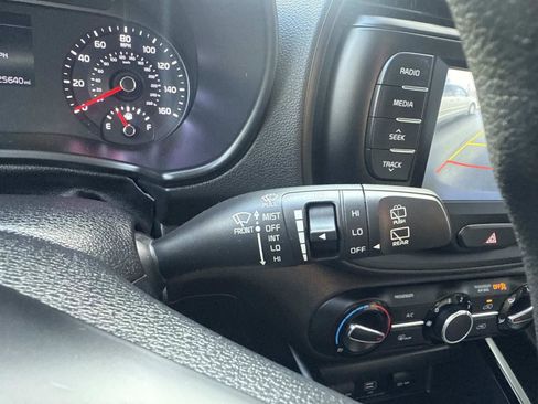 Used 2020 Kia Soul LX image 29