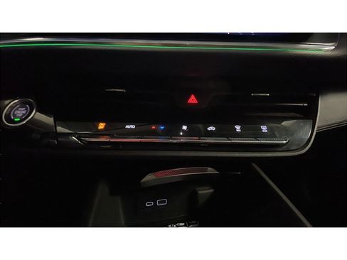 Used 2024 Buick Envision Preferred image 14