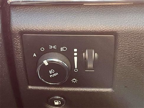 Used 2019 Jeep Grand Cherokee Overland image 19