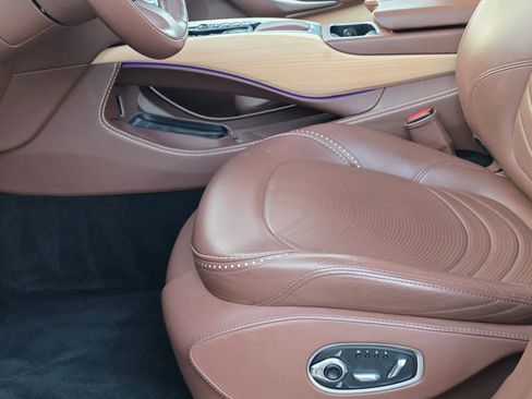 Used 2022 Aston Martin DBX image 15