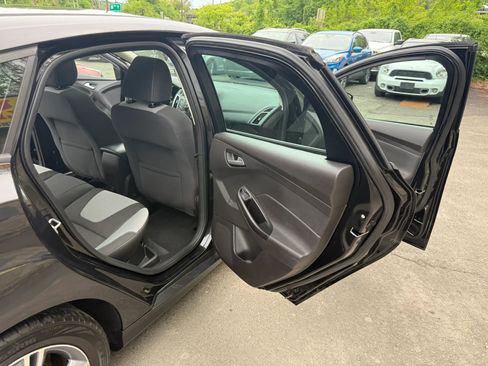 Used 2014 Ford Focus SE w/ SE Sport Package FWD image 15