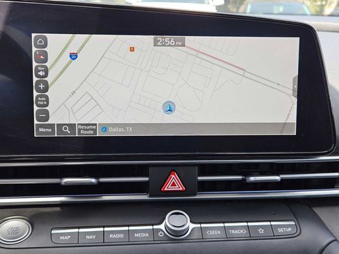 Used 2024 Hyundai Elantra SEL FWD image 18