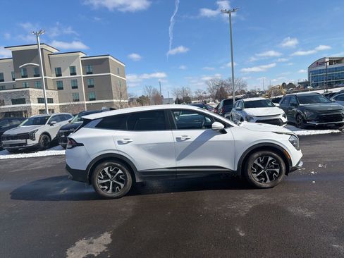 Certified 2023 Kia Sportage EX image 4