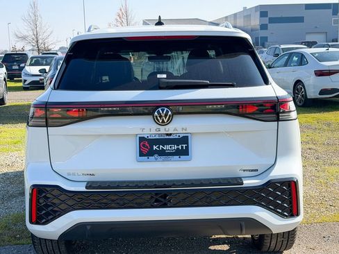 New 2026 Volkswagen Tiguan SEL R-Line image 9