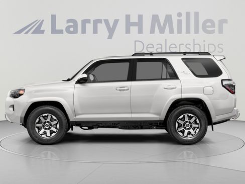 Used 2021 Toyota 4Runner TRD Off-Road Premium AWD/4WD image 3