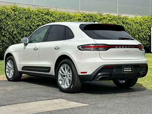 Used 2026 Porsche Macan AWD/4WD image 3