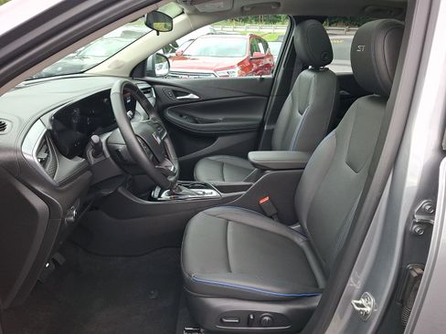 Used 2025 Buick Encore GX Sport Touring w/ Experience Buick Package AWD/4WD image 13