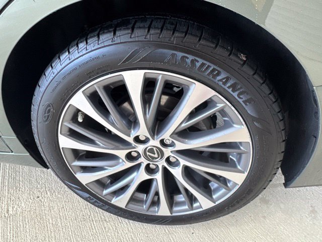 Used 2019 Lexus ES 350 w/ Premium Package FWD image 38