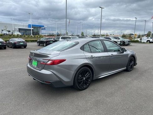 Used 2025 Toyota Camry SE FWD image 8