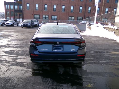 Used 2025 Honda Accord SE image 4